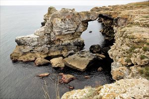 Скалният мост край село Тюленово стана природна забележителност