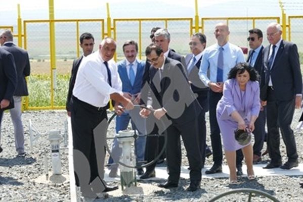 Борисов и турският енергиен министър Дьонмез на откриването на разширението на транзитния газопровод с Турция Снимка ПИЕР ПЕТРОВ