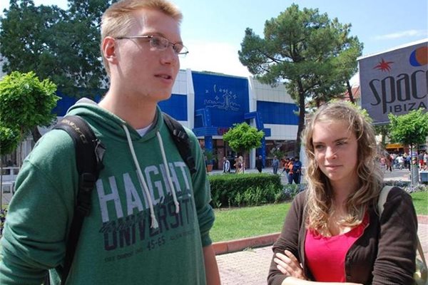 17-годишният германец Йендрик Урбан и приятелката му са чували за балконинг, но на Майорка. 
