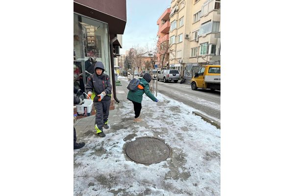 90 тона сол разхвърлени срещу леда по улиците в Благоевград