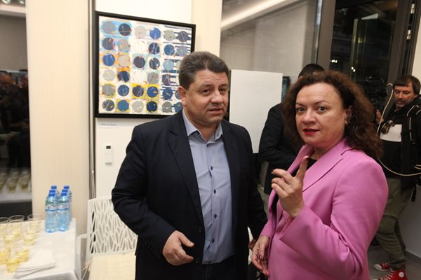 Красимир Ципов и Ивелина Василева уважиха изложбата