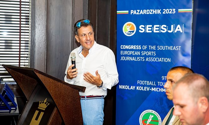 Ο δήμαρχος του Pazardjik Todor Popov κατά τη διάρκεια της ομιλίας του σε Ευρωπαίους αθλητικούς δημοσιογράφους.