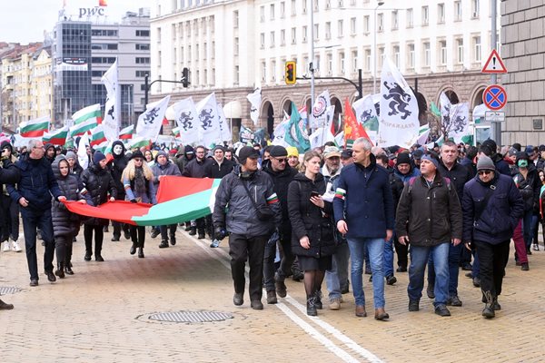 Един от първите големи протести на “Възраждане” през 2022 г. беше срещу зелените сертификати по време на пандемията от коронавирус