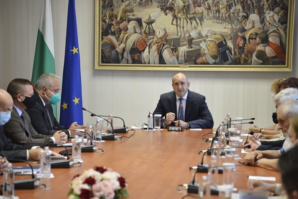 Румен Радев събра днес министрите на служебния кабинет
Снимки: Йордан Симеонов