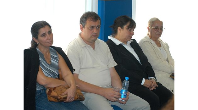 СПОМЕН: Карло Луканов заедно със свои близки на пресконференция по повод годишнина от убийството на Андрей Луканов.