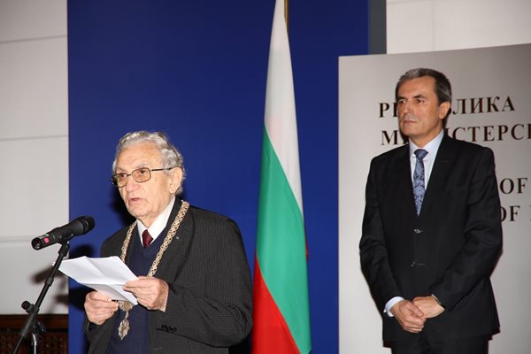 Анжел Вагенщайн благодари за връчената държавна награда "Свети Паисий Хилендарски" за 2013 г.
