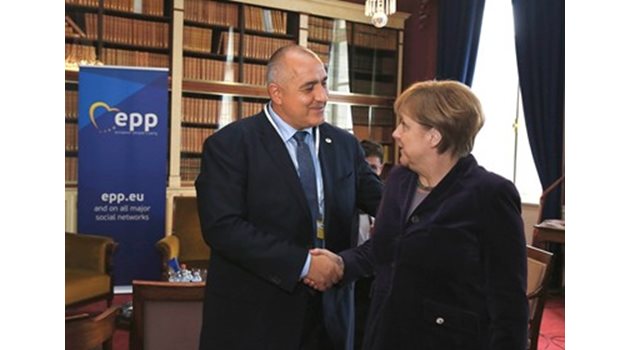Премиерът запозна канцлера с позицията на България за предстоящата утре в Прага среща на държавите от Вишеградската четворка.