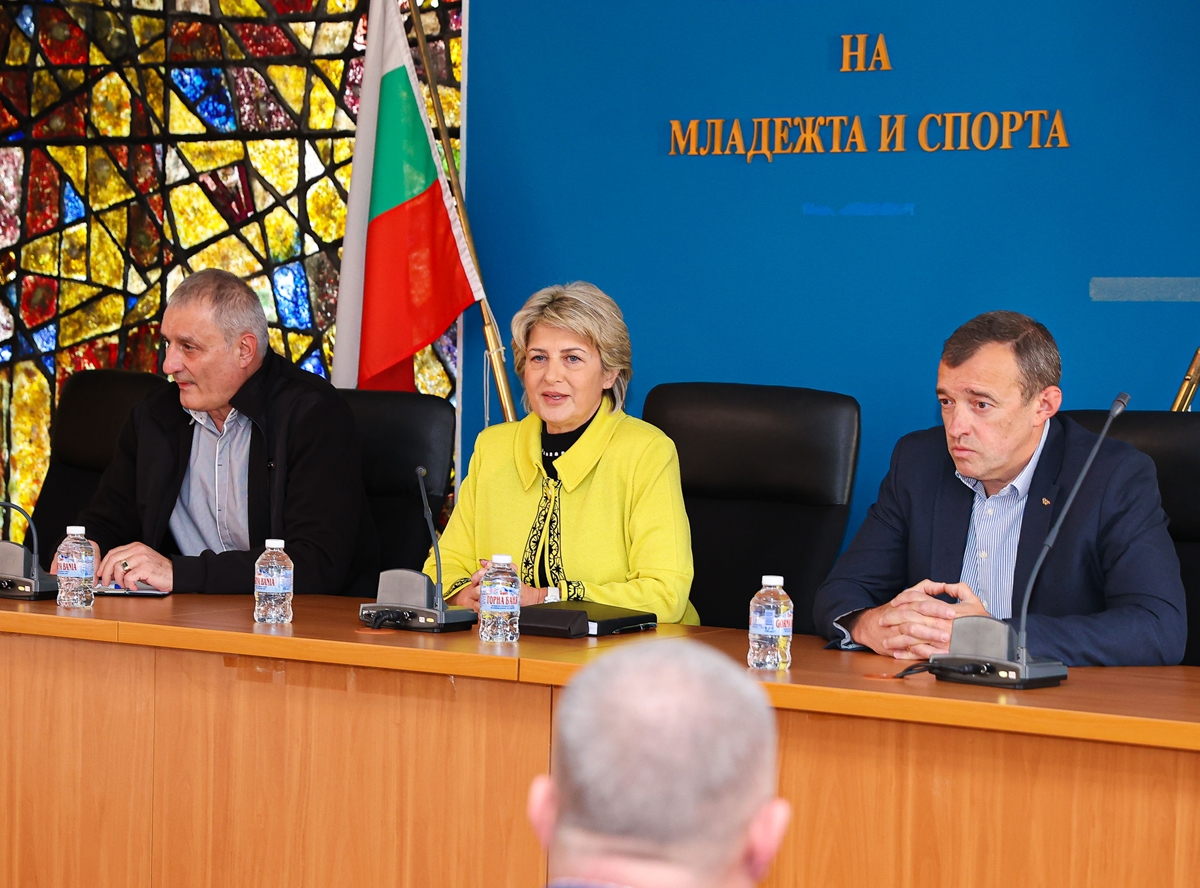Министър Лечева представи новата програма за олимпийска подготовка