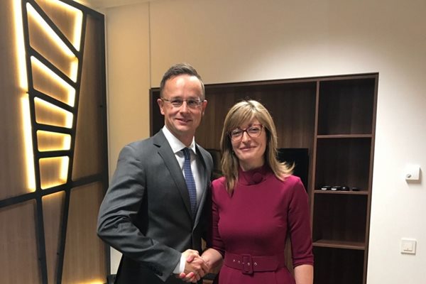 Петер Сиярто и Екатерина Захариева СНИМКА: Министерство на външните работи