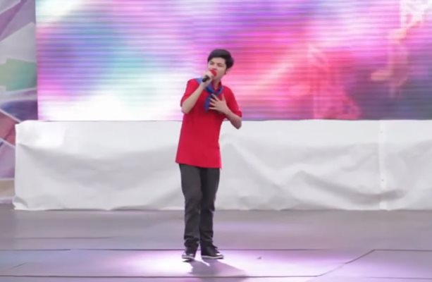 Кристиан Костов е пял на Международния ден на детето. Кадър: Видео