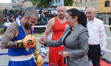 Министър Мария Павлова и Тервел Пулев наградиха победителите в 12-ия боксов турнир за затворници