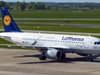 Самолет на Lufthansa поиска аварийно кацана на летище Франкфурт