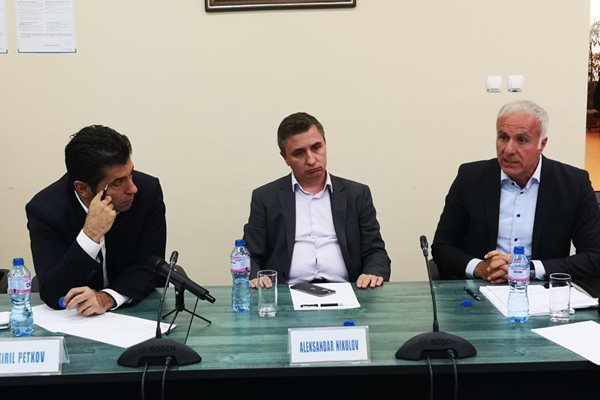 Министър-председателят Кирил Петков проведе среща с ръководството на АЕЦ „Козлодуй“ и с представители на компанията „Уестингхаус“.
