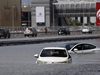 Близо 80 българи са блокирани на летището в Дубай, което е под вода