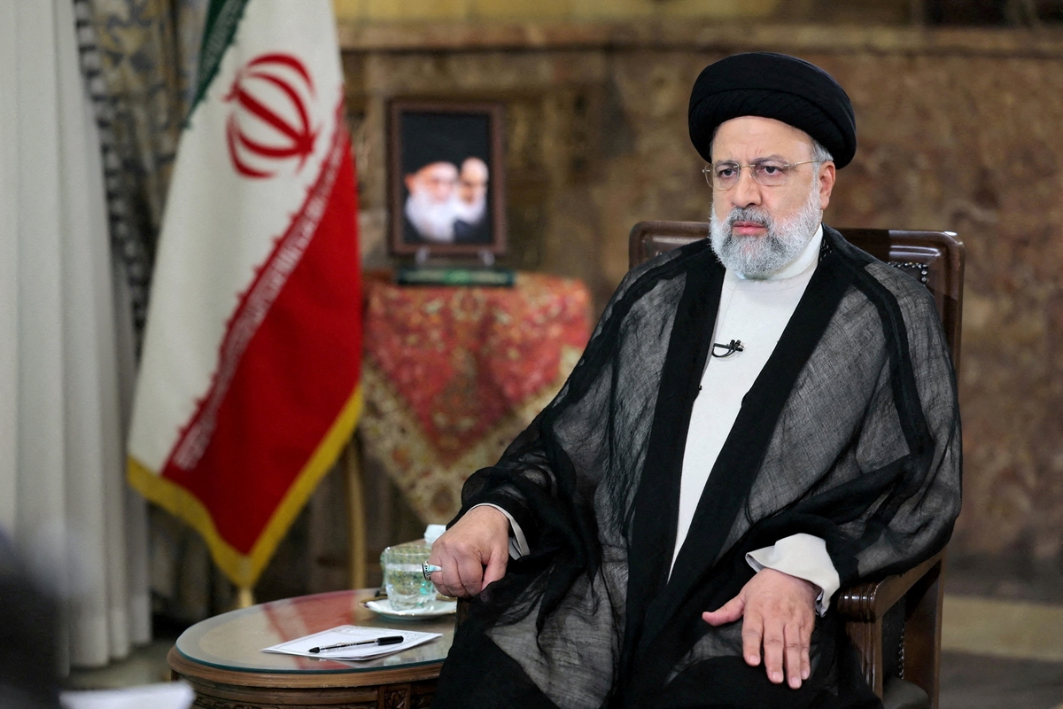 Не "Мосад", санкциите убиха президента на Иран