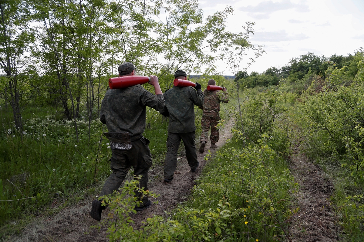 Петима загинали при украински обстрел на село в Луганска област