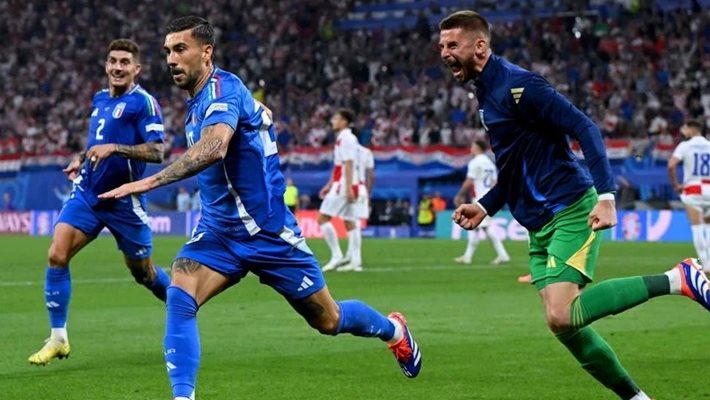 Италия възкръсна от гроба с гол в 98-та минута и се класира за осминафиналите на Евро 2024