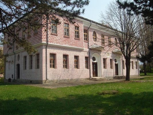 Славейковото училище в Търговище