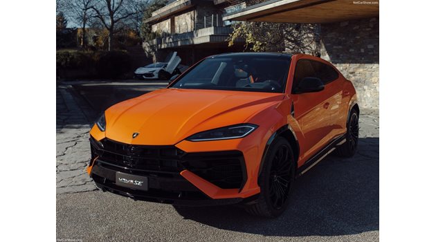 Lamborghini Urus във версия плъгин хибрид. Снимки: Lamborghini