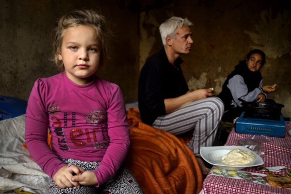 Семейството живее в потресаваща нищета / Снимки: Красимира Василева
