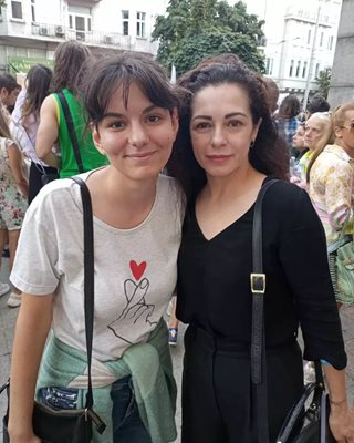 Елена Петрова също протестира