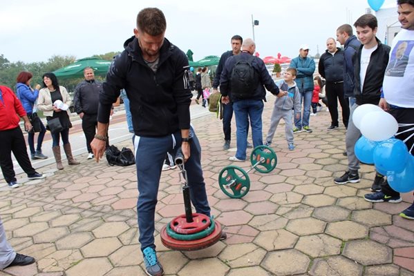 Най-силният мъж на планетата и Ива Пранджева се включиха в спортен празник на ГЕРБ в Пловдив