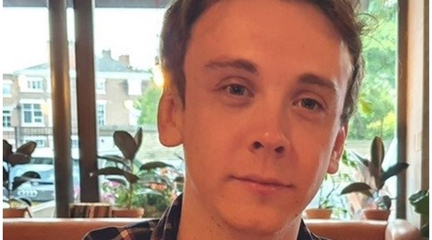 23-годишният Джейкъб Билингтън дошъл в Бирмингам на гости на приятел, но е намушкан фатално и почива.
