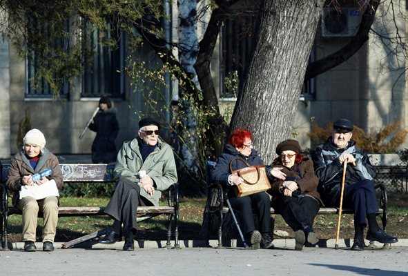 Пенсионерите получаваха четири вида добавки през тази година.