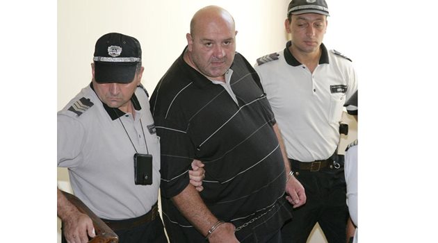 БАЩА: Янко Попов - Туцо, сочен за поръчител на убийството на Юри Галев, прехвърля фирмата с имотите й на сина си.