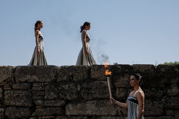Репетиция на запалването на олимпийския огън в Гърция
Снимка: Ройтерс