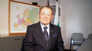 Най-богатият българин се връща за рождения си ден