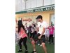 Гришо танцува с деца на благотворителен форум (Видео)
