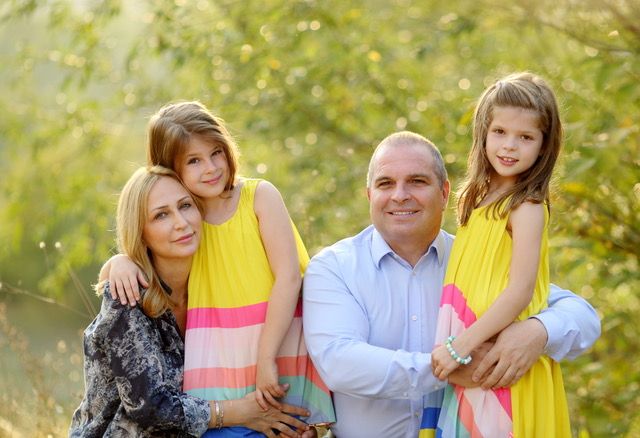 7-годишните близначки на Гроздан Караджов са компасът му за доброто