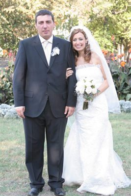 Със съпругата си Цвети по време на сватбеното им тържество през 2008 г.