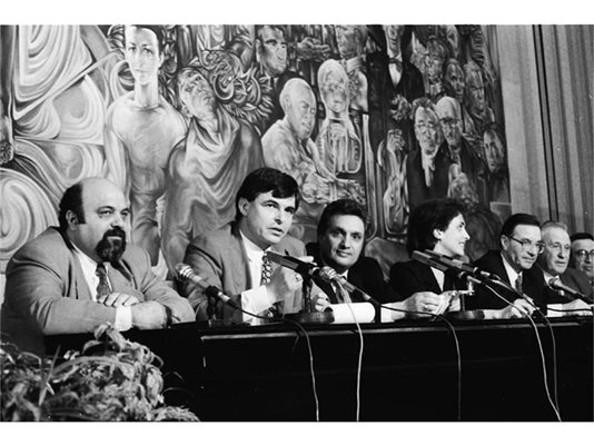Александър Божков, Стефан Софиянски, Иван Костов, Надежда Михайлова след изборите за парламент на 19 април 1997 г.