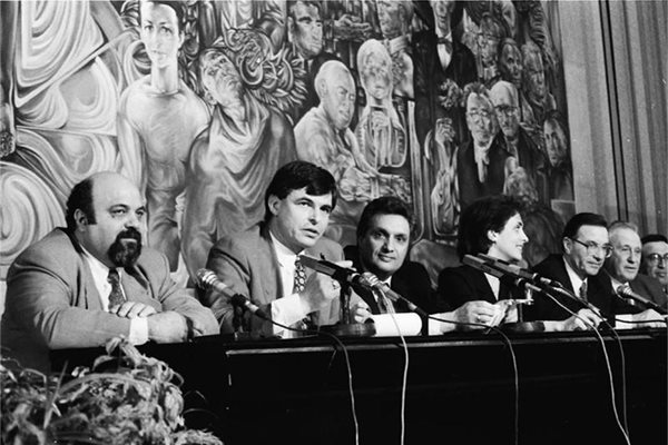 Александър Божков, Стефан Софиянски, Иван Костов, Надежда Михайлова след изборите за парламент на 19 април 1997 г.