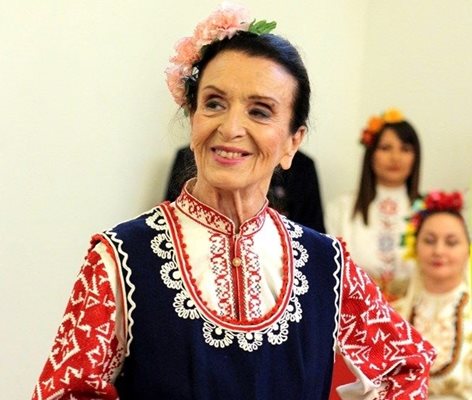 Тя е едно от най-големите имена в българската народна музика.