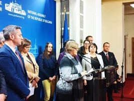 Представители на селата Богдан, Слатина и Каравелово дойдоха в парламента, за да разкажат как изглеждат домовете им месеци след трагедията