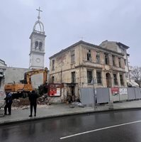 Бутането на поредната стара къща в Пловдив разбуни духовете в града (Снимки)