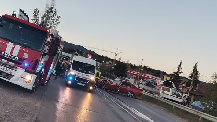Тежка катастрофа на Околовръстния път в София, има пострадала жена