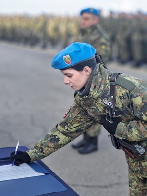 Следва полагане на подпис върху клетвения лист.