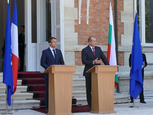 Двамата президенти дадоха брифинг след срещата си в градината на двореца в "Евксиноград"
