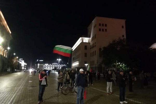 107-а вечер на антиправителствени протести  СНИМКА: Йордан Симеонов