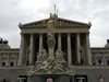 Депутатки от Австрия напуснаха парламента заради политик, обвинен в секс тормоз