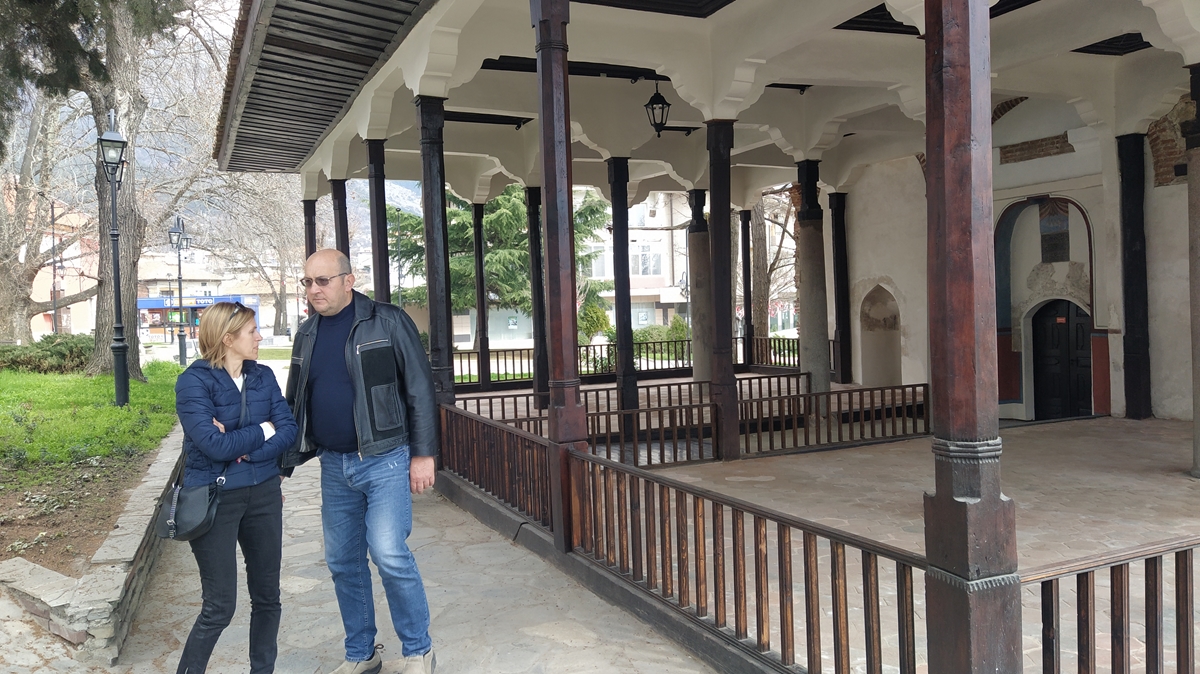 Със заключени врати посреща туристи обновената с 6 млн. лева Куршум джамия в Карлово (Снимки)
