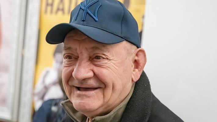 Антон Радичев празнува 50 години на сцена с "Колко е важно да бъдеш сериозен"