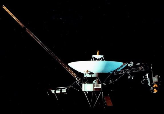 "Вояджър 2" е на милиарди километри от Земята