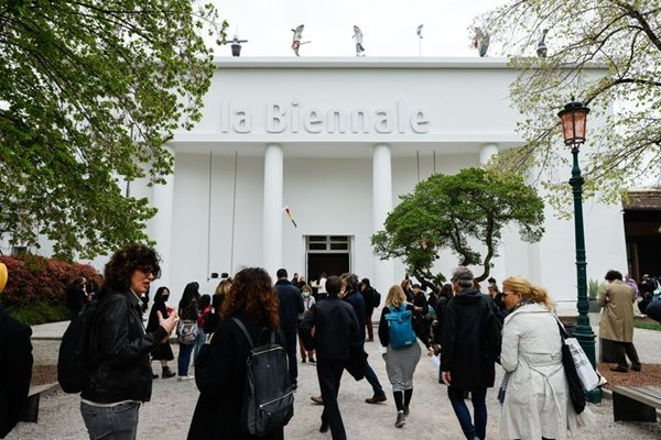 В очакване на Венецианското биенале
Снимки: Фейсбук/La Biennale di Venezia
