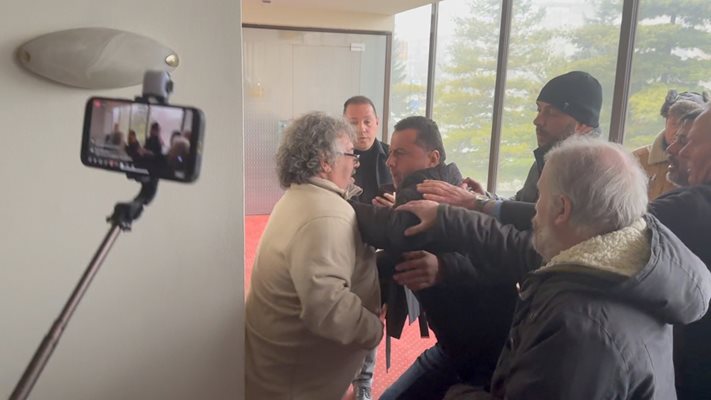 Бившият депутат от ДБ Манол Пейков в сблъсък с охраната в хотела на Георги Гергов