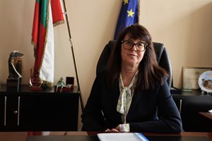 Министър Кондева: До края на май се очакват полети с хеликоптера за спешна помощ